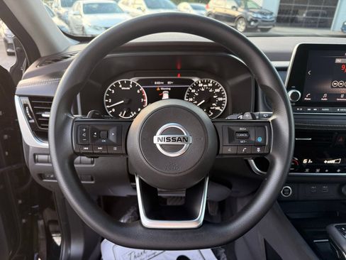 Used 2021 Nissan Rogue SV FWD image 17