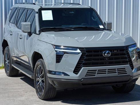 Used 2024 Lexus GX 550 w/ Cold Area Package image 61