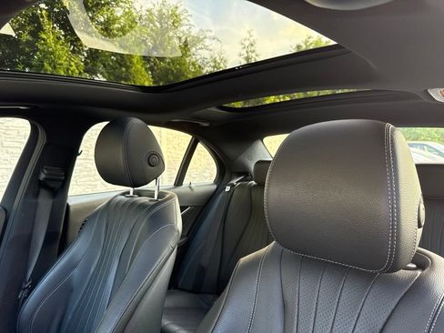 Used 2018 Mercedes-Benz E 400 4MATIC Sedan image 12