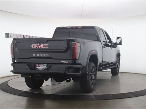 Used 2024 GMC Sierra 2500 AT4 w/ AT4 Premium Plus Package AWD/4WD image 7