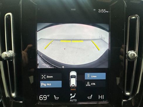 Used 2021 Volvo XC40 T5 Momentum image 21