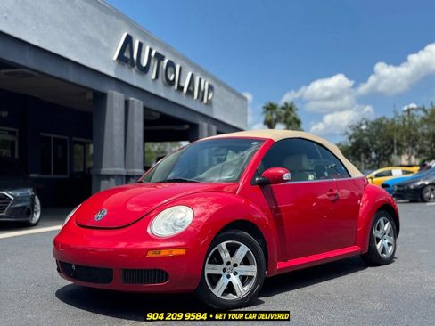 Used 2006 Volkswagen Beetle Convertible w/ Package 1 FWD image 2