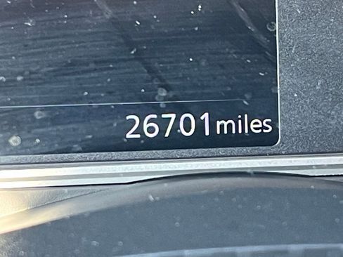 Used 2025 Nissan Versa SV image 39