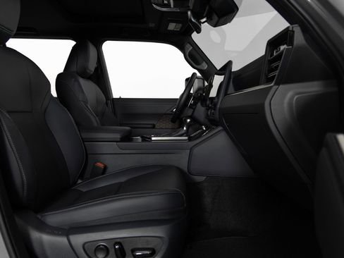 Used 2024 Lexus GX 550 w/ Accessory Package (2T) image 29