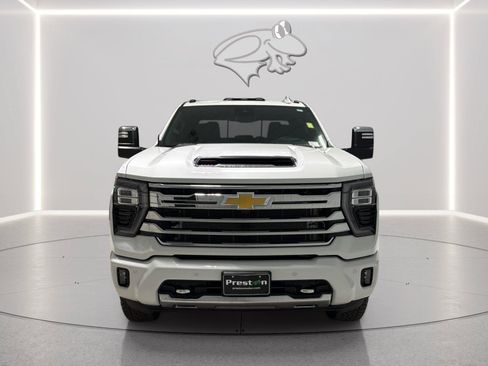 Used 2026 Chevrolet Silverado 2500 High Country w/ Technology Package AWD/4WD image 10
