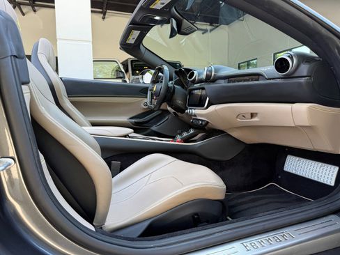 Used 2019 Ferrari Portofino RWD image 35