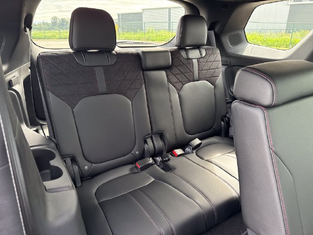 Used 2026 Honda Pilot Black Edition image 14