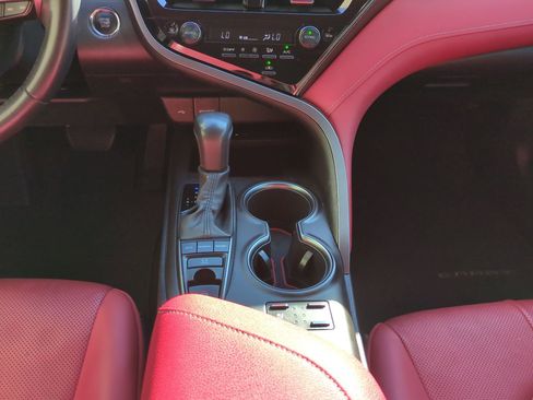 Used 2022 Toyota Camry XSE image 17