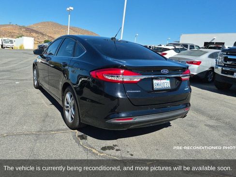 Used 2018 Ford Fusion SE w/ Fusion SE Technology Package FWD image 8