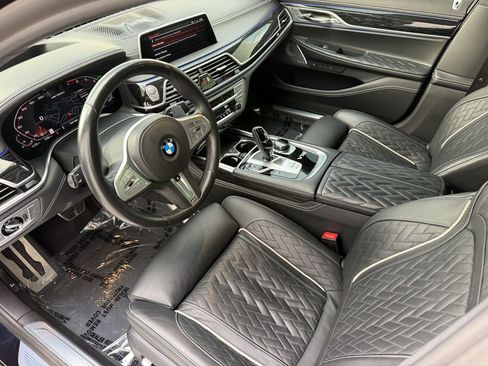 Used 2022 BMW M760i xDrive w/ Luxury Rear Seating Package AWD/4WD image 4