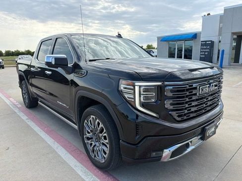 Used 2023 GMC Sierra 1500 Denali Ultimate AWD/4WD image 2