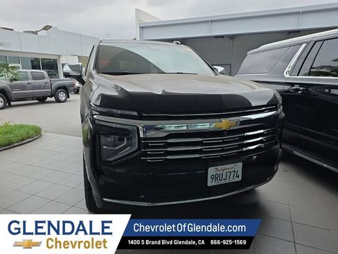 Used 2025 Chevrolet Tahoe Premier AWD/4WD image 9