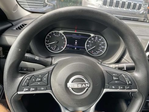 Used 2024 Nissan Sentra SV FWD image 29