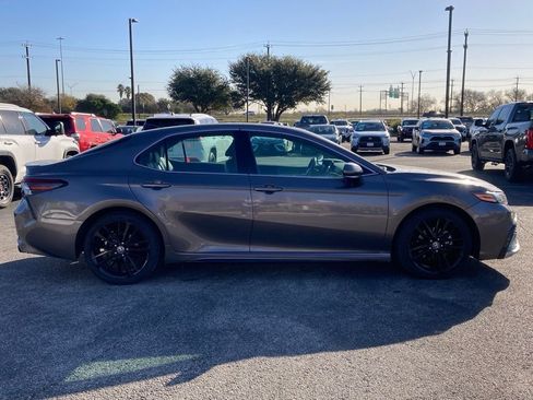 Used 2024 Toyota Camry XSE FWD image 3