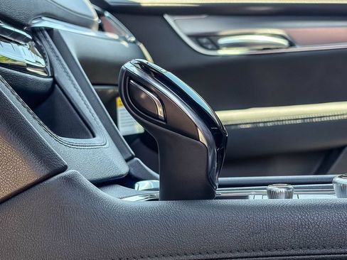 Certified 2024 Cadillac XT5 Luxury FWD image 46
