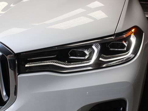 Used 2022 BMW X7 xDrive40i w/ Executive Package AWD/4WD image 6