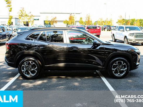 Used 2024 Chevrolet Trax LT image 9