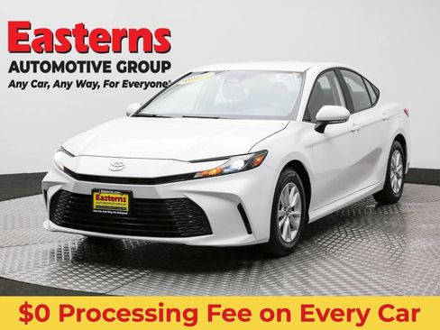 Used 2025 Toyota Camry LE FWD image 1
