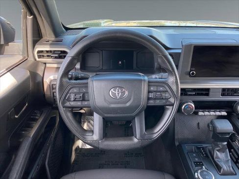 Certified 2025 Toyota Tacoma SR5 AWD/4WD image 12