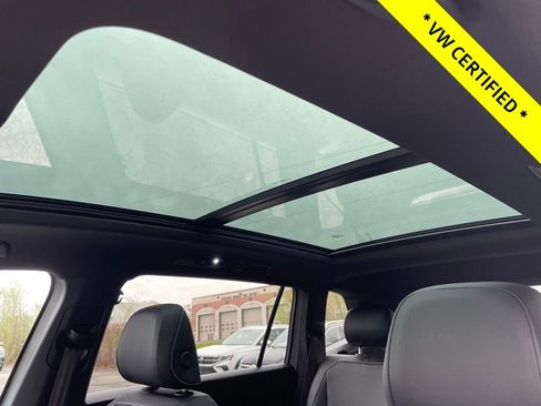 Used 2023 Volkswagen Tiguan SE R-Line AWD/4WD image 17