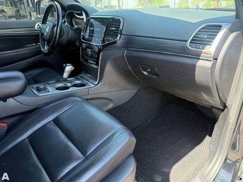 Used 2020 Jeep Grand Cherokee Limited image 29