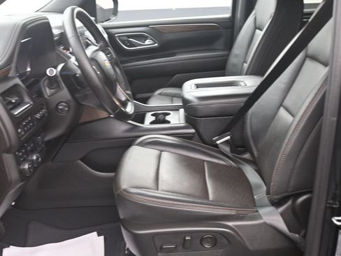 Used 2024 Chevrolet Tahoe High Country AWD/4WD image 10