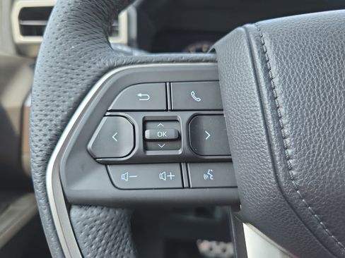 Used 2025 Toyota Tacoma TRD Sport AWD/4WD image 16