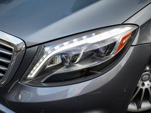 Used 2017 Mercedes-Benz S 550 Sedan image 3