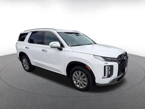 Used 2025 Hyundai Palisade SEL FWD image 2