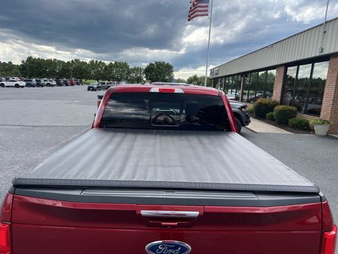 Used 2018 Ford F150 Lariat w/ Equipment Group 502A Luxury AWD/4WD image 12