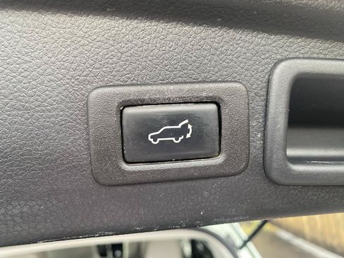 Used 2015 Subaru Forester 2.5i Touring w/ Eyesight & Navigation System AWD/4WD image 10