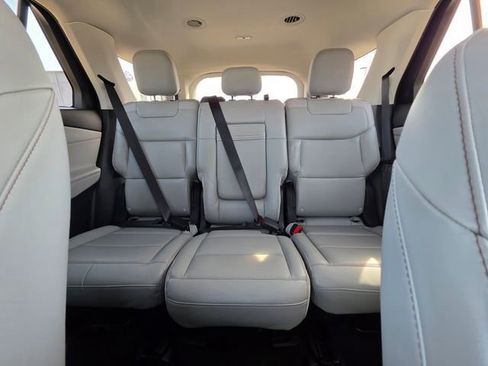 Certified 2025 Ford Explorer Active w/ Active Comfort Package AWD/4WD image 33