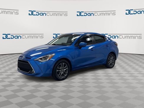 Used 2019 Toyota Yaris XLE FWD image 4