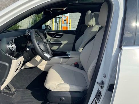 Used 2026 Mercedes-Benz GLC 300 4MATIC image 11