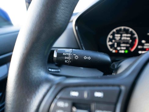 Used 2024 Honda CR-V LX image 13