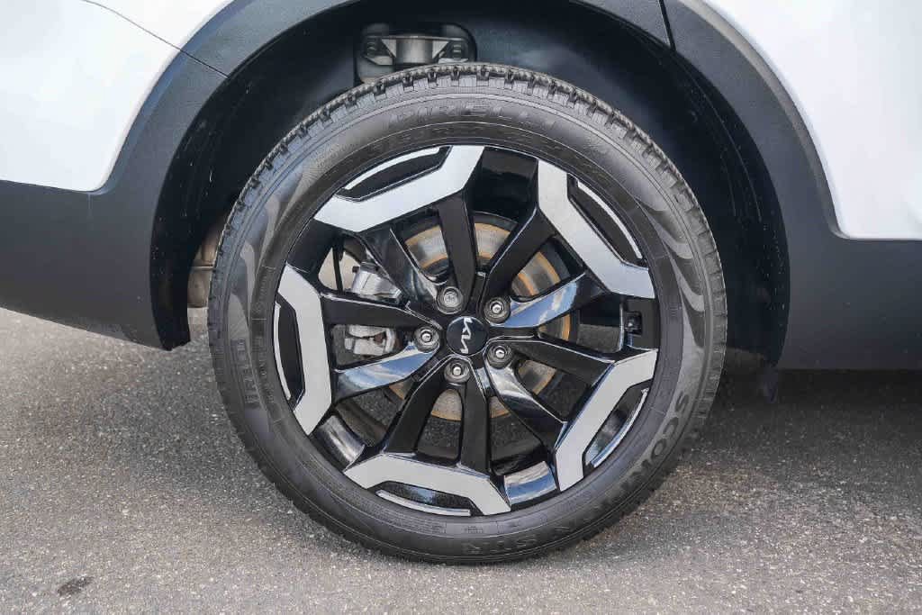 Certified 2024 Kia Telluride S w/ S Sunroof Package FWD image 10