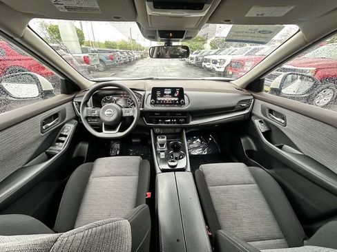 Used 2023 Nissan Rogue SV AWD/4WD image 16