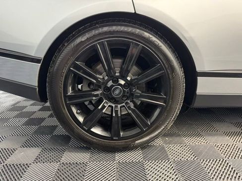 Used 2017 Land Rover Range Rover HSE image 42