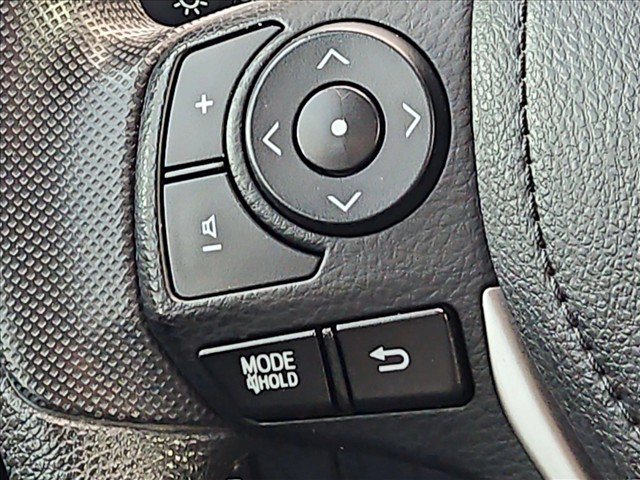 Used 2015 Toyota Corolla LE FWD image 22