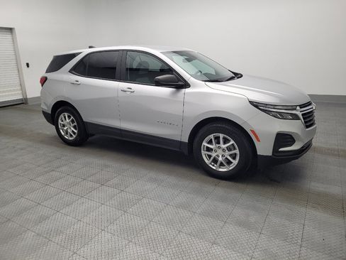 Used 2022 Chevrolet Equinox LS w/ LS Convenience Package FWD image 11