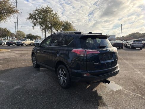 Used 2018 Toyota RAV4 LE image 3