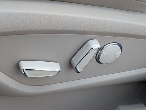 Used 2022 Lincoln Nautilus Reserve AWD/4WD image 21