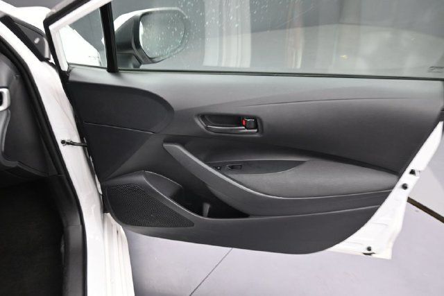 Used 2025 Toyota Corolla LE FWD image 32