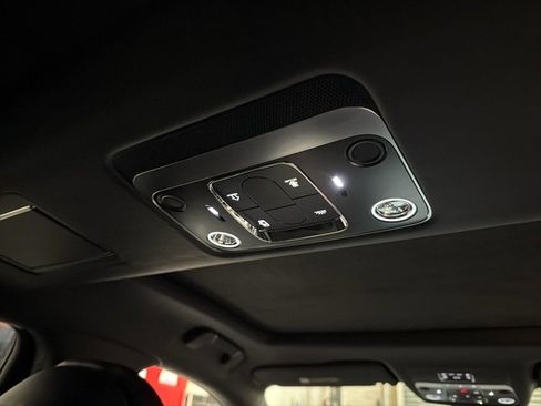 Used 2022 Bentley Flying Spur V8 image 29