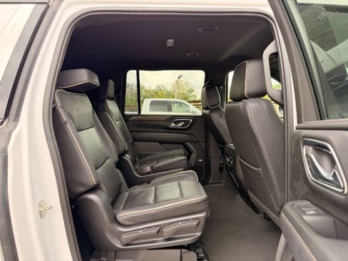 Used 2023 Chevrolet Suburban Premier RWD image 16