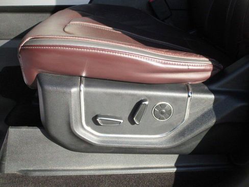 Used 2016 Ford F150 Platinum w/ Equipment Group 701A Luxury image 12