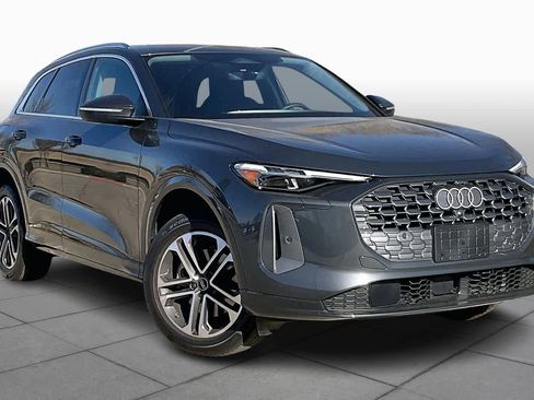 Certified 2025 Audi Q5 Premium Plus w/ Premium Plus image 2