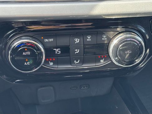 Used 2025 Chevrolet Trax LT w/ Driver Confidence Package image 25