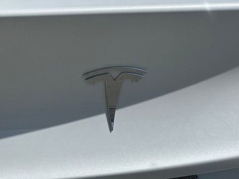 Used 2025 Tesla Model Y Long Range image 44
