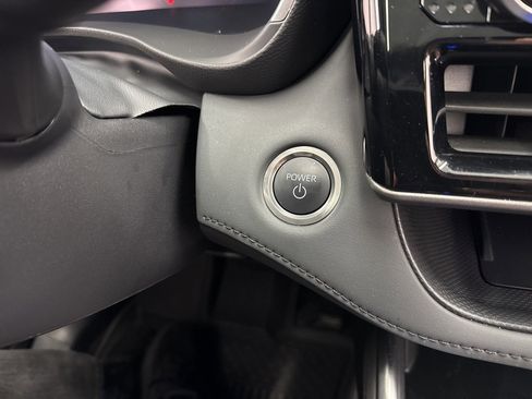 Certified 2025 Toyota Highlander Limited image 25